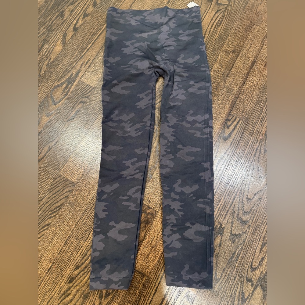 Spanx • Look at Me Now Seamless Camo Leggings (L)